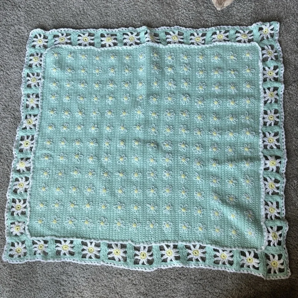 Vintage Daisy 3D Handmade Crochet Afghan Throw Coverlet Grannycore 43